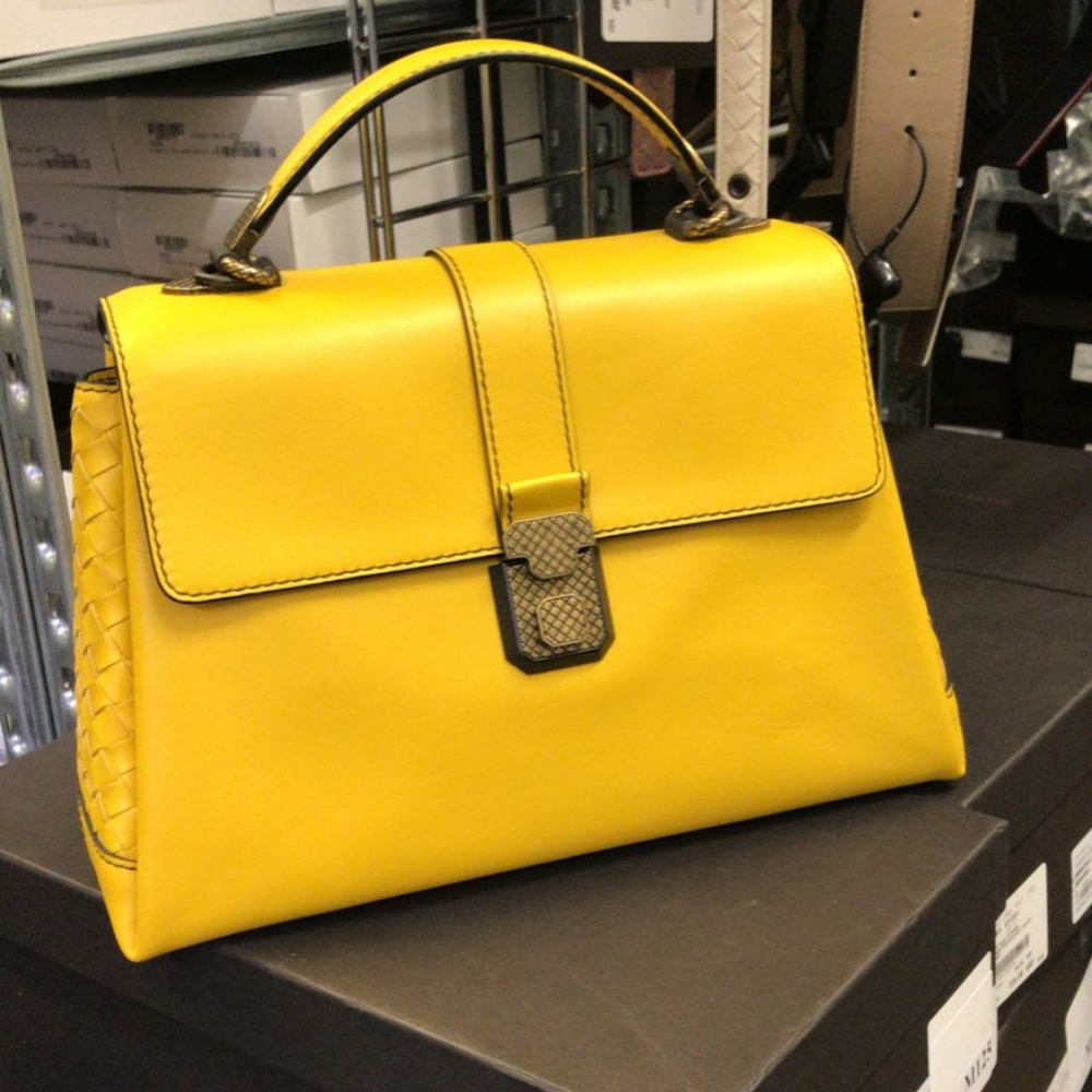 Bottega Veneta Piazza Top Handle Bag Leather With - Picture 2 of 2